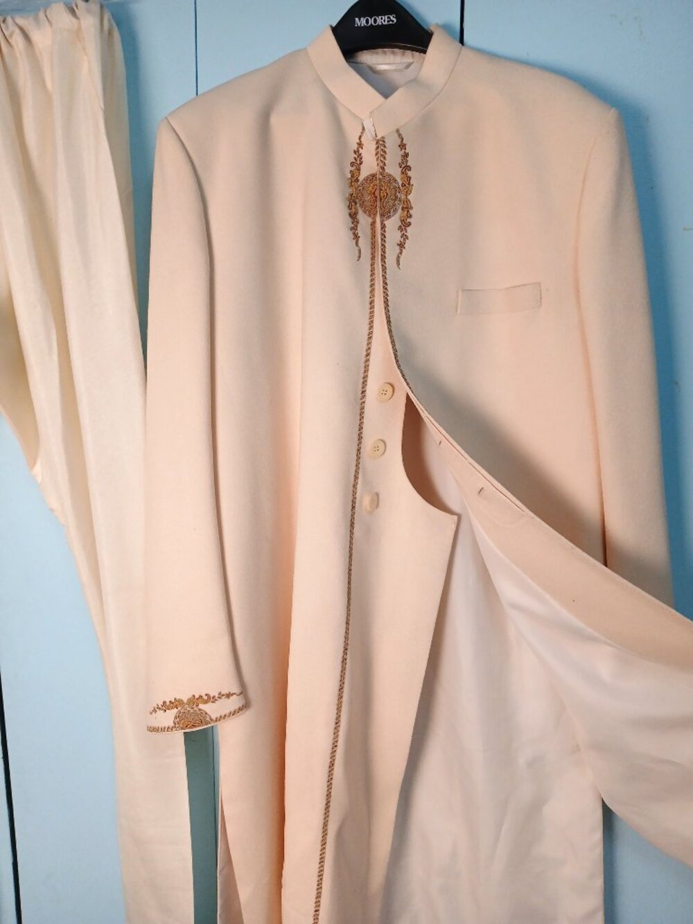 Cream Sherwani Set - Picture 3 of 9